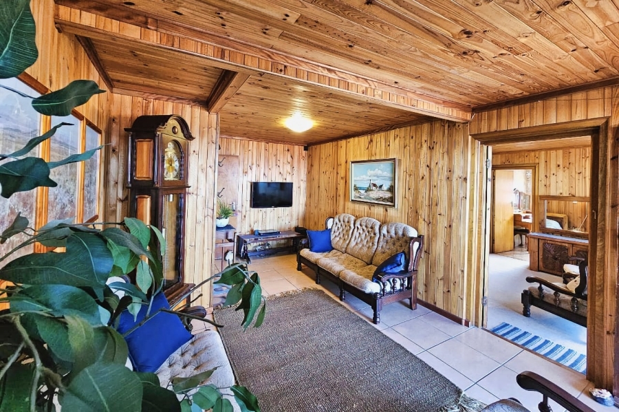 4 Bedroom Property for Sale in Herolds Bay Western Cape